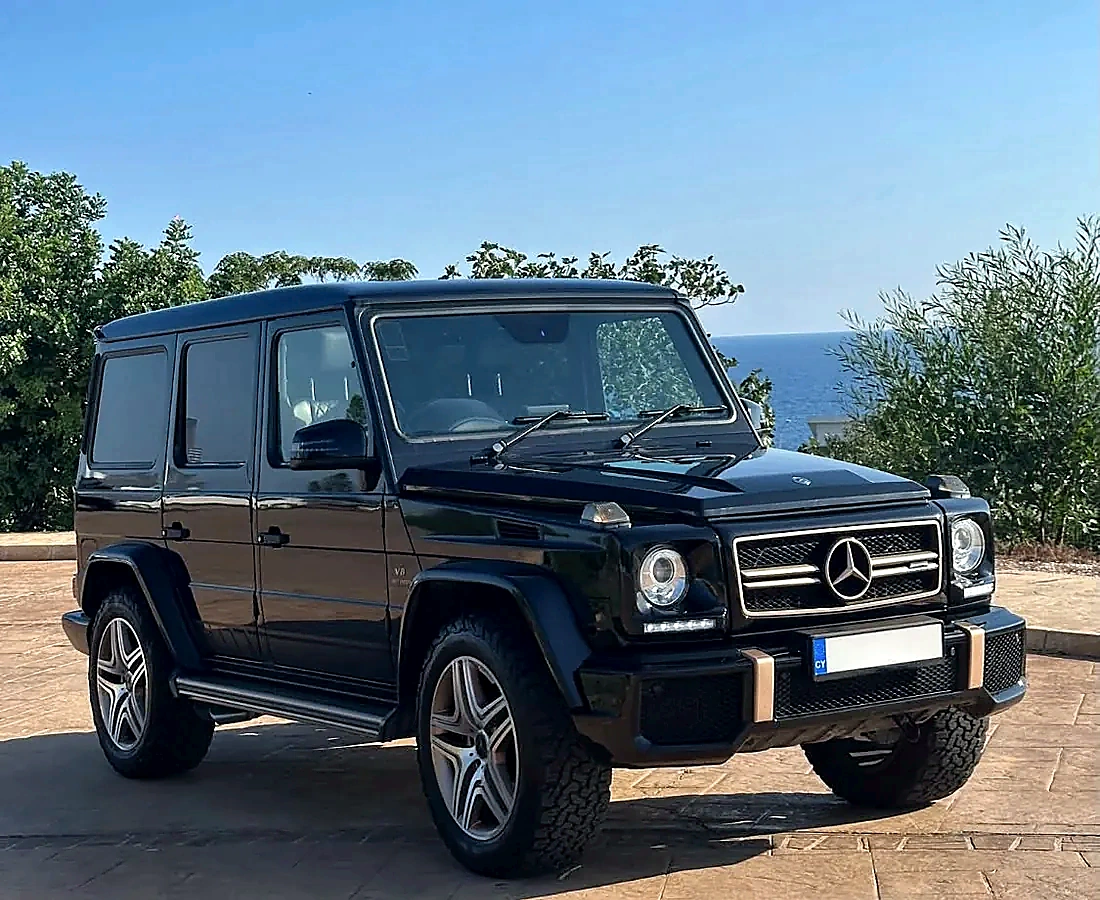 Black Mercedes G-Class